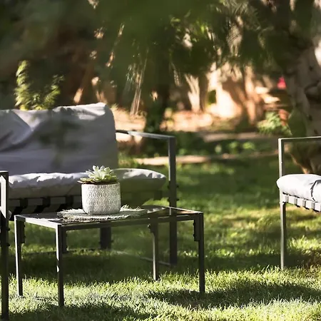 Апартаменты Shady Garden